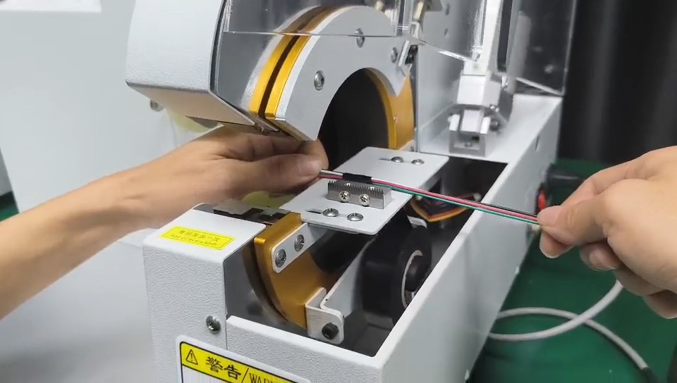 Máquina Inteligente de Enrolamento de Fita PVC para Chicotes Elétricos Longos - Enrolamento Estável e Automático