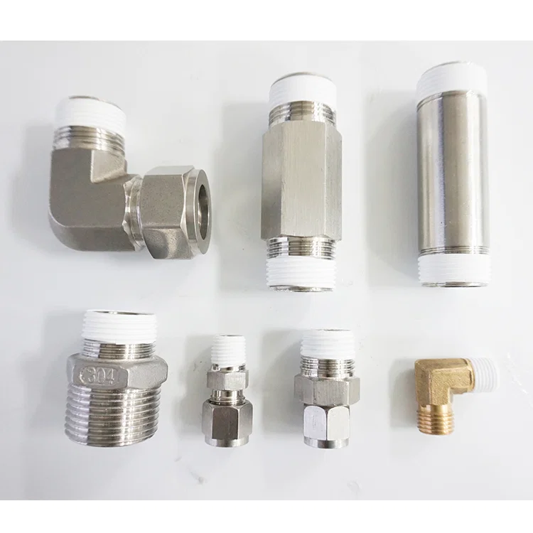 Exibição de amostra de máquina de embalagem de fita de PTFE de roscas de tubo, máquina de embalagem de fita de teflon de roscas de tubo, máquina de embalagem de fita de teflon de acessórios de válvula, máquina de embalagem de fita de PTFE de juntas de parafuso, máquina de embalagem de fita de teflon de acessórios de encanamento, conector de purificador de águaMáquina de embalagem de fita de teflon, acessórios para tubos de óleo hidráulico 