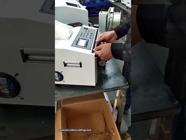 Máquina Automática de Decapagem com Corte de Correia de Transmissão e Revestimento Eletrônico - Alta Eficiência