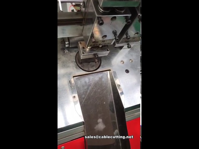Máquina de Corte Ultrassônico para Cintos de Segurança e Fitas Angulares | Corte Automatizado de Precisão