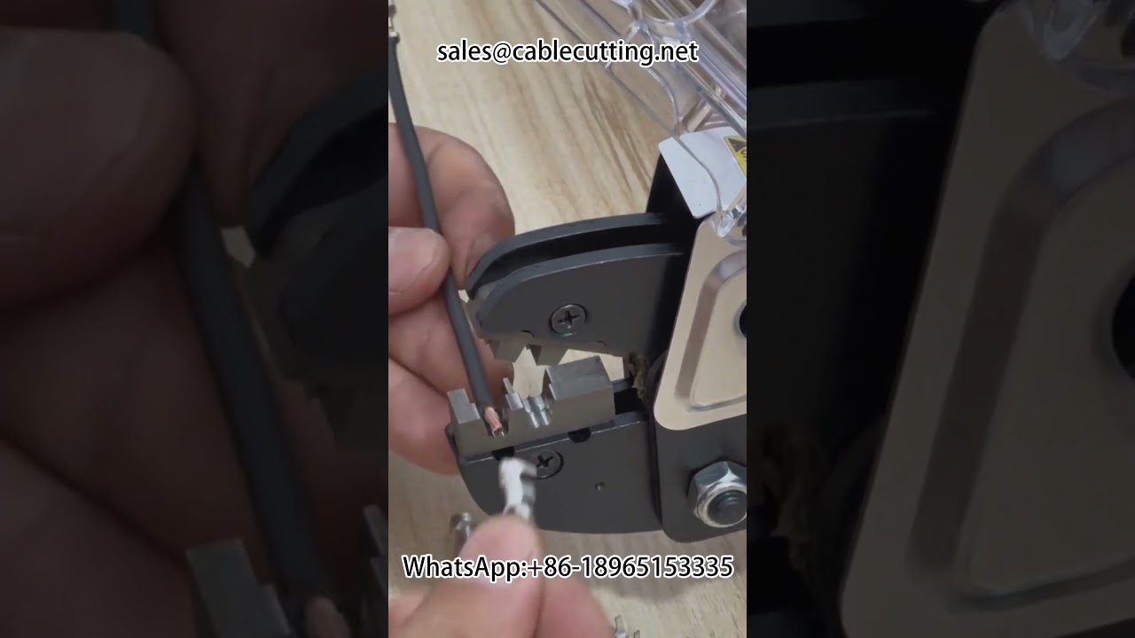 Máquina de Cravar Terminais, Aplicação de Terminais Mola com Inserção Automática
