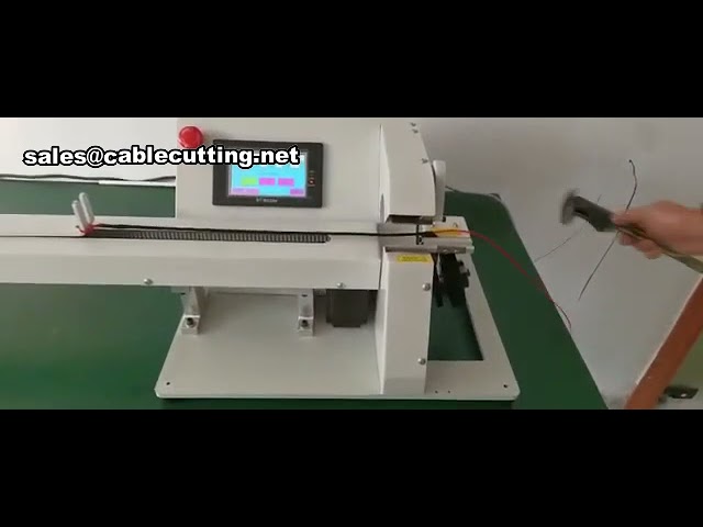 Máquina de Envelopamento de Chicotes Elétricos com Dispositivo de Tração
