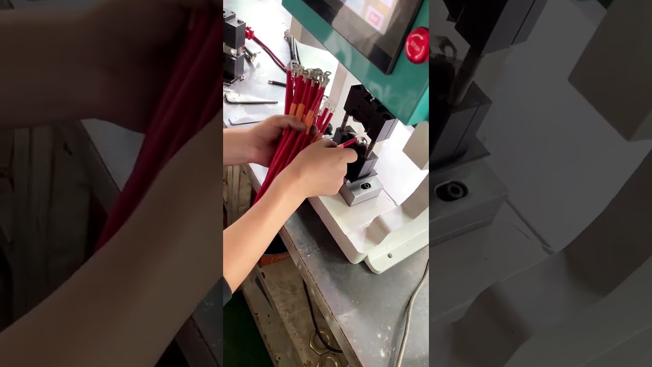 Molde Personalizado para Crimpagem de Terminais Curvados a 90° | Máquina de Decapagem de Cabos