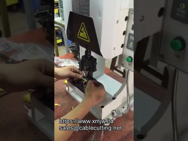 Máquina de Crimpagem de Terminais para Chicotes de Cabos | Equipamento Industrial de Alta Precisão