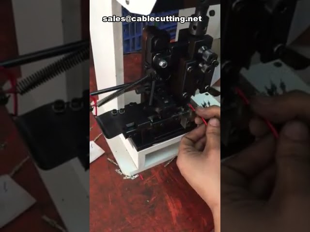 Máquina de Crimpagem de Terminais Plugue Europeu - Precisão e Alta Performance