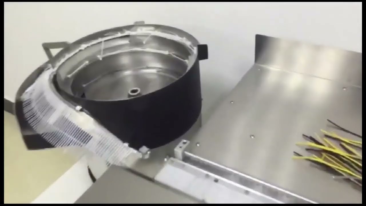 Máquina Automática para Fabricação de Cabos de Dados de Nylon com Aplicação de Abraçadeiras