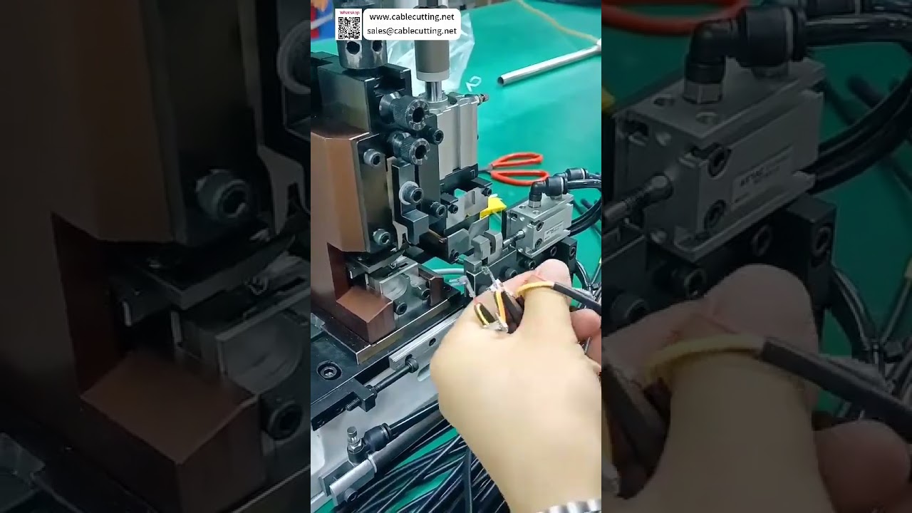 Máquina de Decapagem de Fios e Crimpagem de Terminal Tipo Bandeira - Processamento Automatizado de Chicotes de Alta Precisão