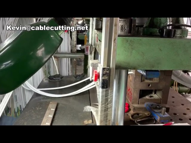 Máquina de Injeção Plástica P-I-M-5 | Fabricação de Plugues Automatizada | Equipamento Industrial