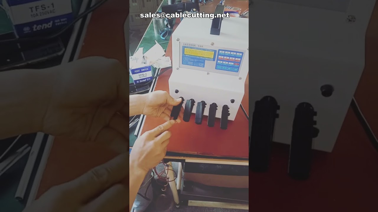 Máquina de Decapar e Torcer Fios para Núcleos Internos de Cabos Multicondutores