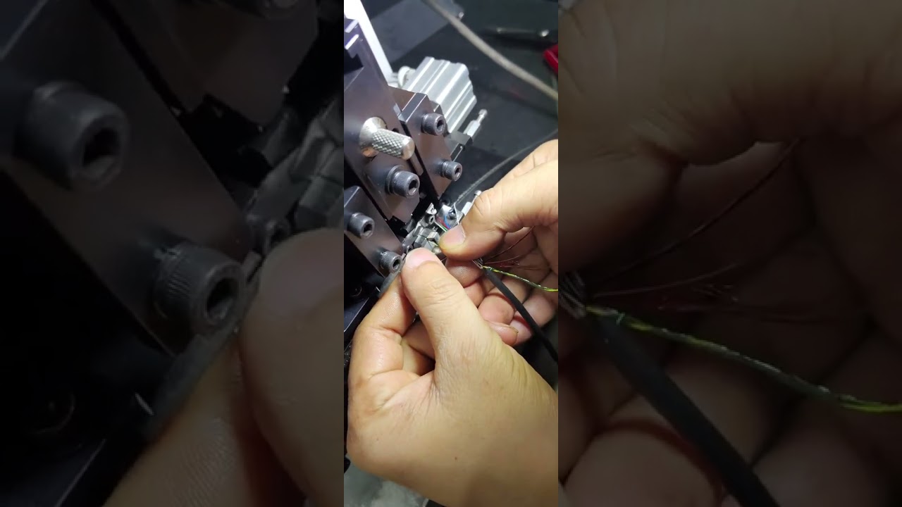 Máquina de Decapagem e Crimpagem de Fios 8mm | Automação Industrial
