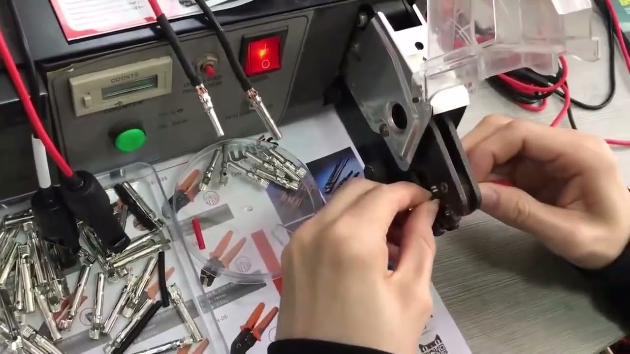 Máquina de Crimpagem Elétrica de Terminais EM6B2 PRO | Ferramenta com Corte e Decapagem de Fios