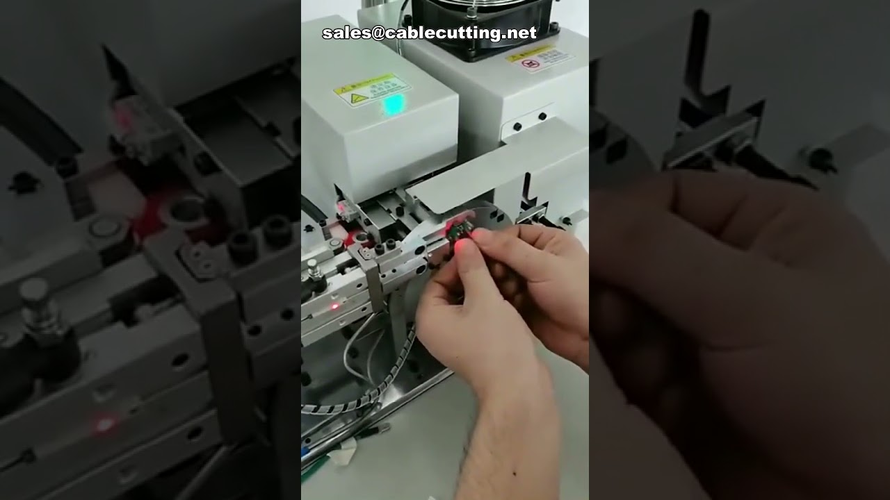Máquina Automática de Inserção e Aquecimento de Mangas para Fios | Equipamento Industrial Eficiente