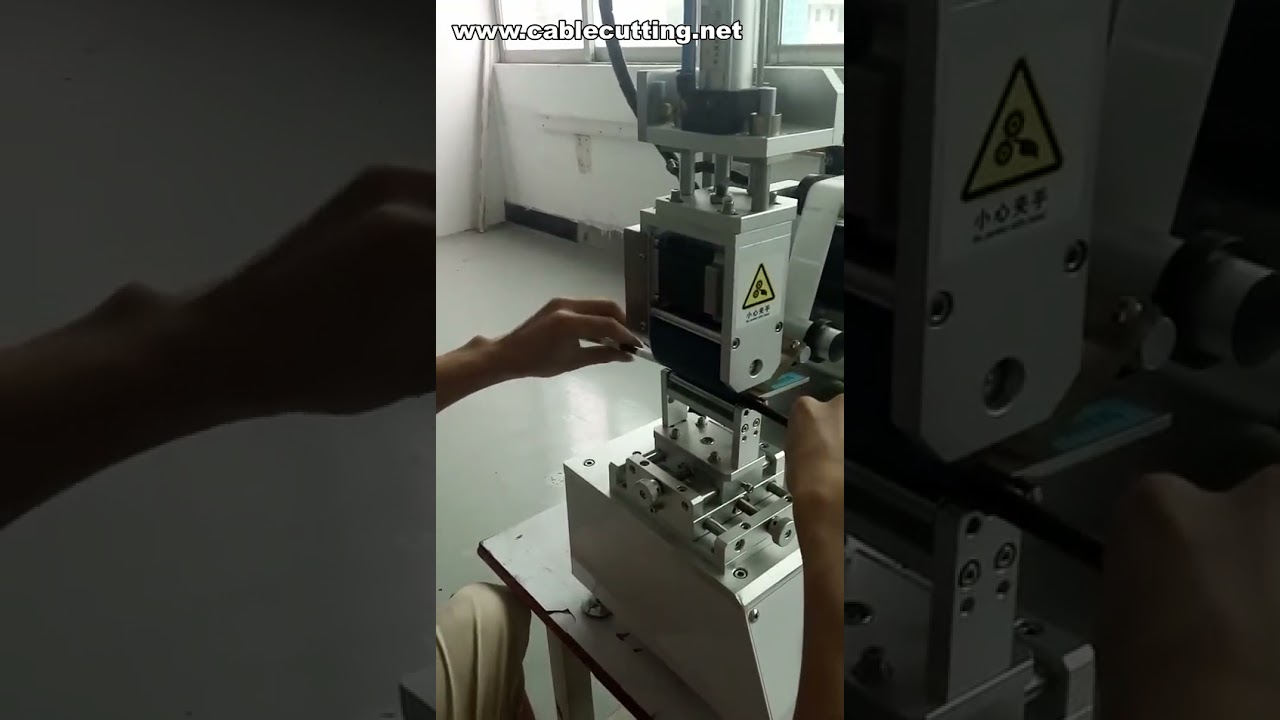 Máquina de Etiquetar e Bobinar Fios | Etiquetagem Wrap-Around Automática