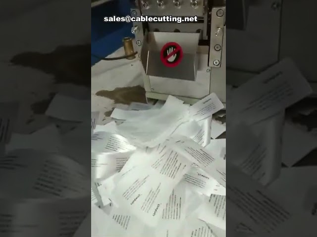 Máquina de Corte e Selagem de Etiquetas Tecidas | Eficiência Automatizada