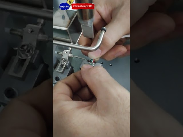 Mesa de Solda Semiautomática para Carregadores Móveis e Cabos USB-C