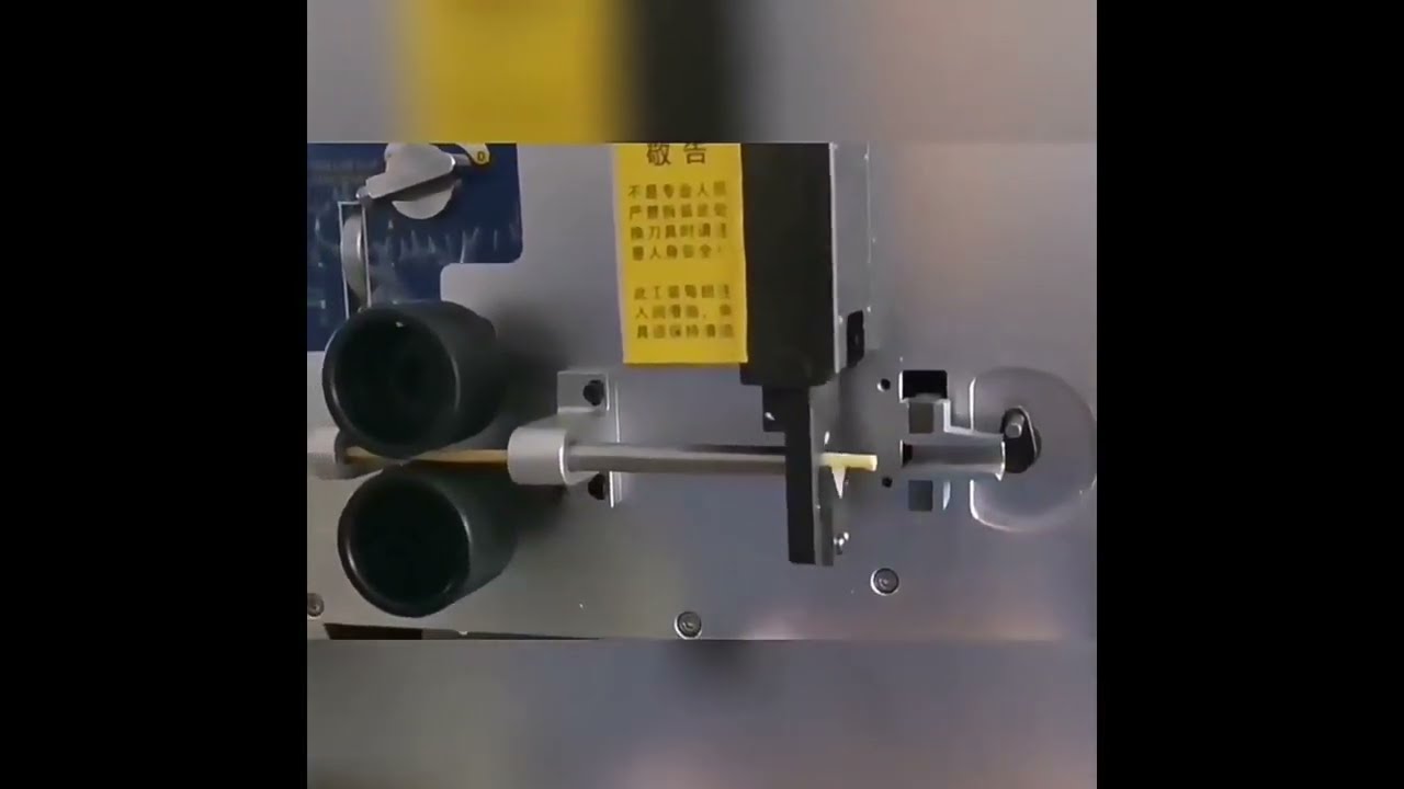 Máquina Automática de Corte e Decapagem de Fios – Remoção de Revestimento e Ajuste de Comprimento Preciso