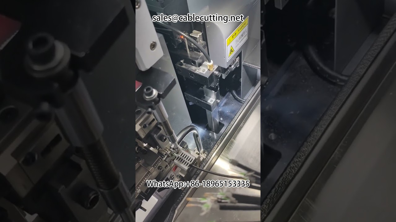 Máquina de decapagem e batimento de fios ultra curtos para chicotes FAKRA