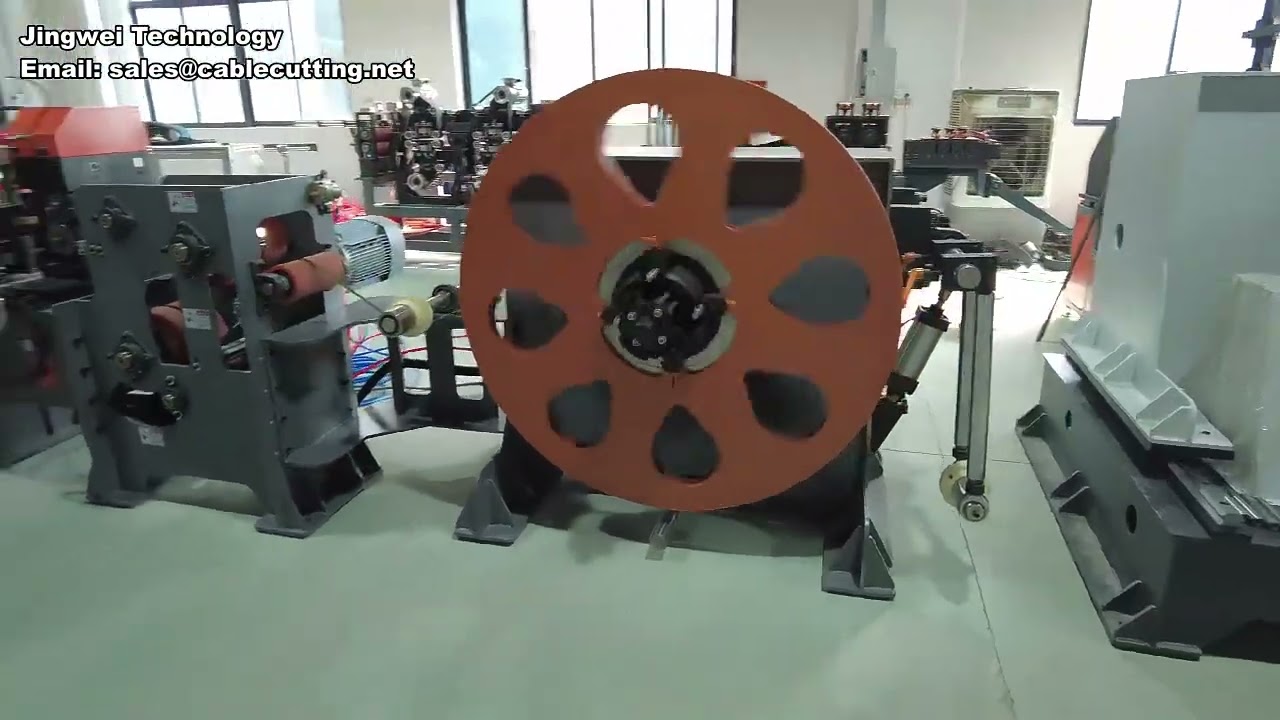Máquina Automática de Formação de Suportes para Pés – Alta Precisão e Eficiência