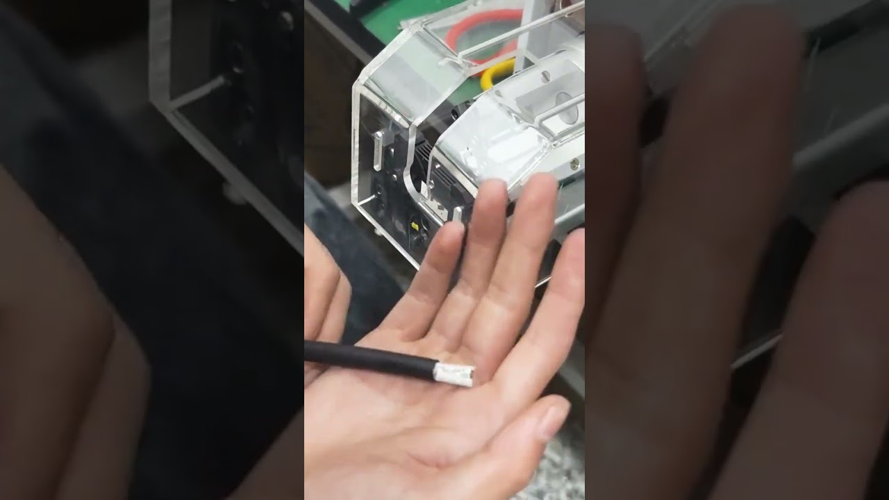 Máquina Semi-Automática de Desencapar Cabos Coaxiais Rotativa #fábrica #máquina