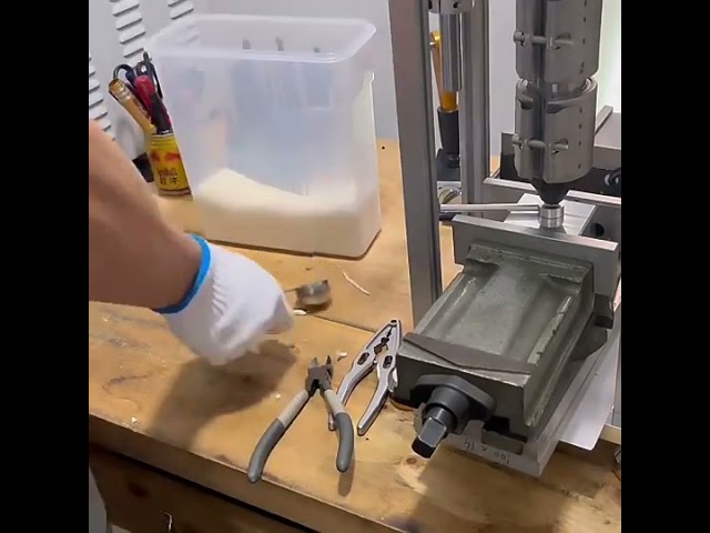 Máquina de Injeção Plástica de Mesa Mini para Pequenas Peças e Laboratório - PE e Prototipagem
