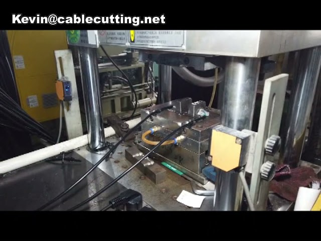 Molde de Plugue Elétrico de Plástico | Fabricação de Moldes para Plugues por Injeção