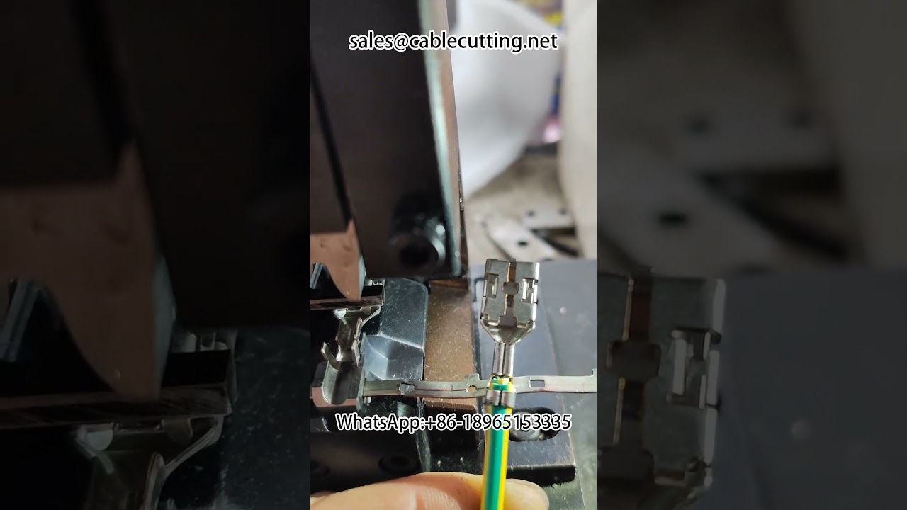 Máquina de Moldagem de Terminais para Chicotes Elétricos | Crimpagem e Decapagem Automática