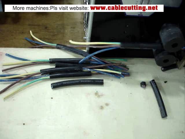 Máquina Automática de Corte e Decapagem para Cabo Tripolar Revestido (12 mm)