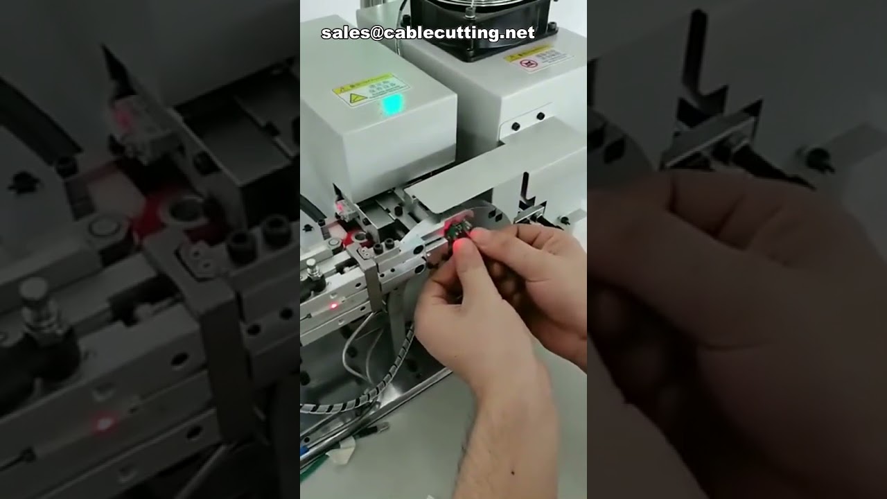 Máquina Automática de Inserção e Aquecimento de Mangas para Fios | Inserção de Mangas Automática