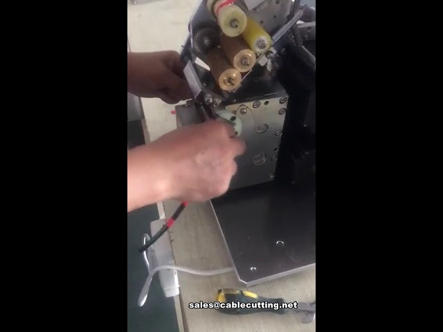 Máquina Automática de Fita para Chicotes Elétricos – Aplicação Precisa com Fita Elétrica