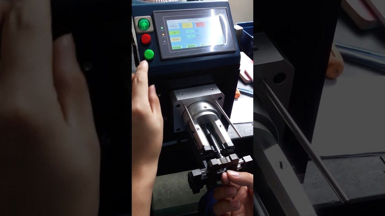 Máquina Automática para Decapar Cabos Coaxiais – Alta Precisão e Eficiência
