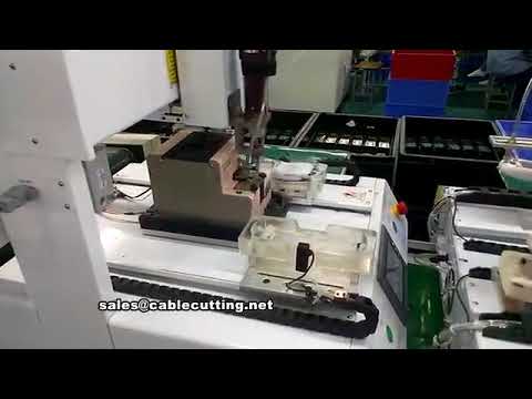 Prensagem Automática de Invólucros e Aperto de Parafusos - Máquina Industrial