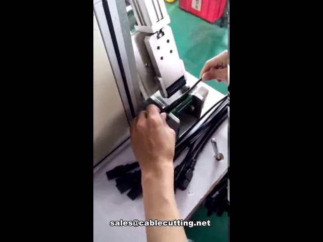 Máquina de Etiquetagem para Enrolamento de Fios e Cabos | Etiquetadora Automática