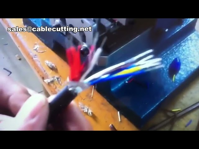 Máquina Pneumática de Decapagem e Torção de Cabos para 5 Fios Paralelos | Eficiência Industrial
